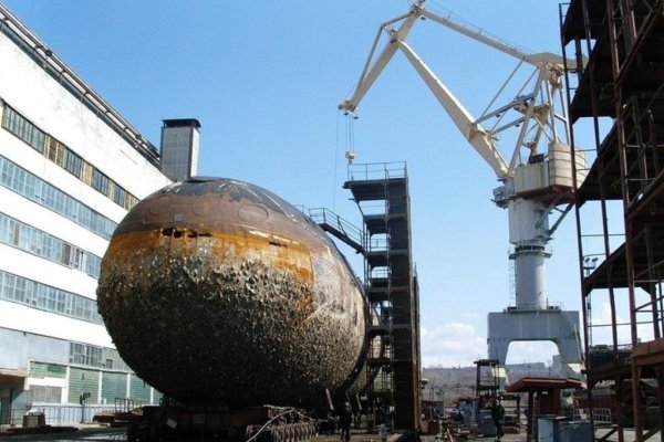 Подводная лодка на ремонте. Завод «Звезда». 2000-е годы