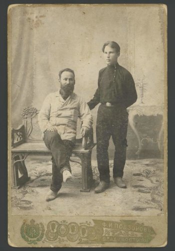 Н.П.Матвеев с сыном
